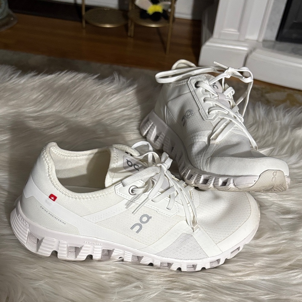 On X3 Women's White
